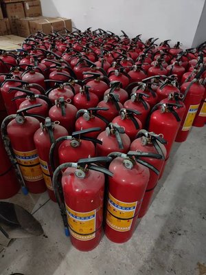 上門搬運(yùn) 過期滅火器回收 廢舊 干粉 消防器材收購 當(dāng)場結(jié)算